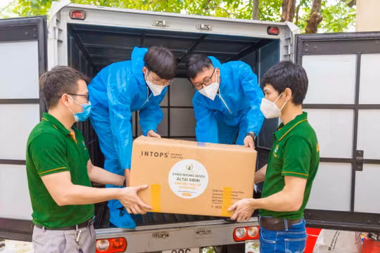 Hoạt động trao tặng được phối hợp giữa công ty Altai Sibiri, Ban chăm sóc sức khỏe trung ương tỉnh Bắc Giang và Ban lãnh đạo huyện Việt Yên - Ảnh: AS