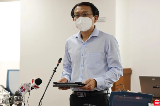 Giám đốc Sở Thông tin - Truyền thông Lâm Đình Thắng phát biểu tại họp báo. Ảnh: Huyền Mai