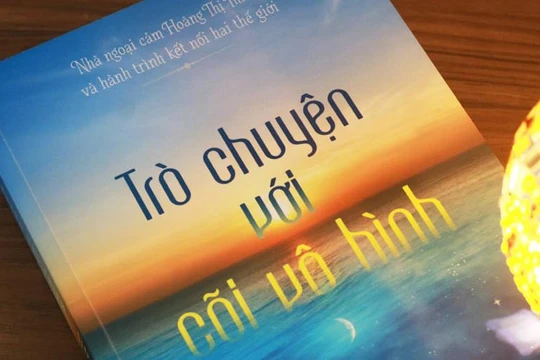 Ấn bản "Trò chuyện với cõi vô hình" do Thái Hà Books xuất bản và phát hành (Ảnh: THB) 