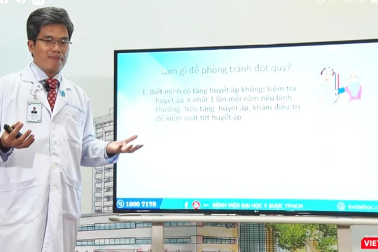 TS.BS Nguyễn Bá Thắng – Trưởng Trung tâm Khoa học Thần kinh BV Đại học Y Dược TP.HCM nói về bệnh đột quỵ với lứa tuổi còn trẻ (Ảnh: HB) 