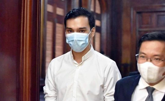 Tiếp viên Dương Tấn Hậu lãnh án 2 năm tù treo nhưng vẫn phàn nàn là không đáng xử lý hình sự (Ảnh: Ngọc Phượng) 