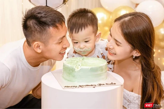 Gia đình nhỏ của tiền vệ Đỗ Hùng Dũng