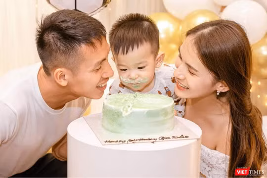 Gia đình nhỏ của tiền vệ Đỗ Hùng Dũng