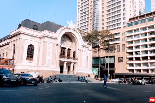 Nhà hát Giao hưởng Nhạc vũ kịch hiện nay đang trong cảnh "không nhà", phải thuê Nhà hát TP.HCM làm điểm biểu diễn (Ảnh: Hoà Bình) 