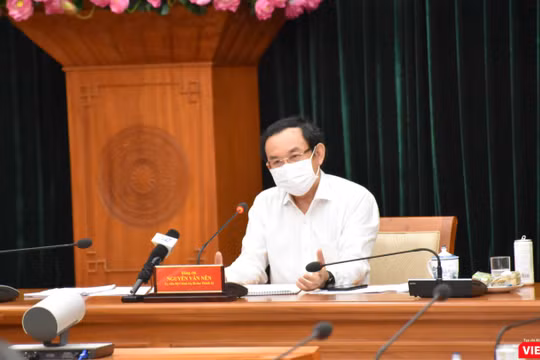 Bí thư Thành uỷ TP.HCM Nguyễn Văn Nên lưu ý về test nhanh kháng nguyên - Ảnh: TTBC