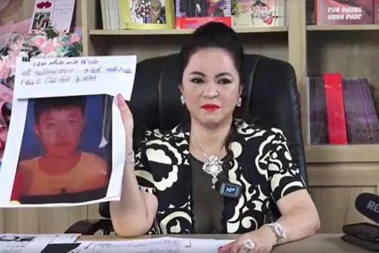 Bà Phương Hằng tại một buổi livestream (Ảnh chụp màn hình) 