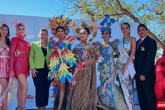 Bella Vũ Huyền Diệu và Ban Tổ chức cùng thí sinh Miss Eco Teen International