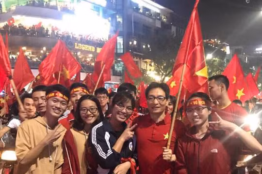 Phó Thủ tướng chúc mừng chiến thắng của đội tuyển U23 Việt Nam trước U23 Qatar.