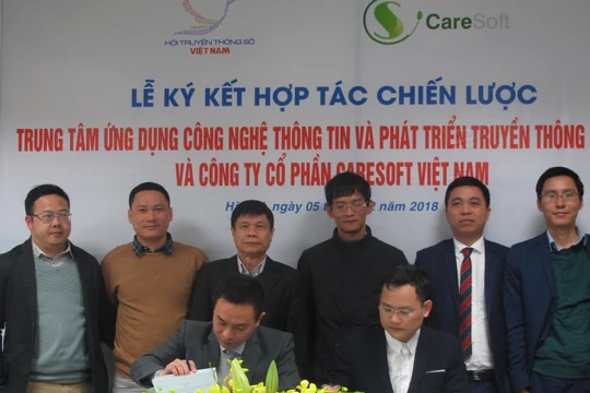 Toàn cảnh lễ ký hợp tác chiến lược của Trung tâm ứng dụng CNTT và phát triển Truyền thông số với Công ty CP Care Soft.