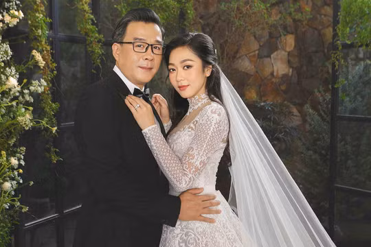 "Vua cá Koi" Thắng Ngô và ca sĩ Hà Thanh Xuân