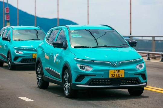 Taxi Xanh SM của tỉ phú Phạm Nhật Vượng tăng vốn lên gần 6.200 tỉ đồng