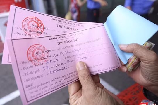 Phiếu đi chợ được phát cho người dân Đà Nẵng