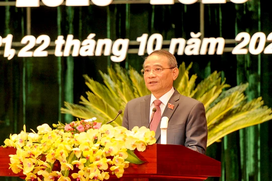 Ông Trương Quang Nghĩa – Uỷ viên Trung ương Đảng, Bí thư Thành uỷ Đà Nẵng khoá XXI phát biểu tại Đại hội đại biểu Đảng bộ TP Đà Nẵng lần thứ XXII, nhiệm kỳ 2020-2025 