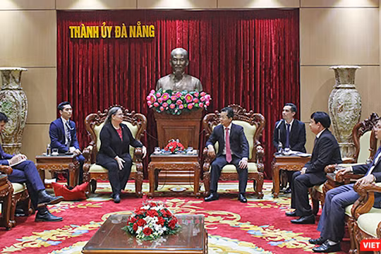 Quang cảnh buổi tiếp đón giữa ông Nguyễn Văn Quảng - Bí thư Thành ủy Đà Nẵng với bà Marie C. Damour - Tổng lãnh sự Hoa Kỳ tại TP HCM (Ảnh Nguyên Thảo)