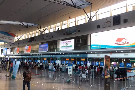 Nhà ga đi sân bay quốc tế Đà Nẵng.