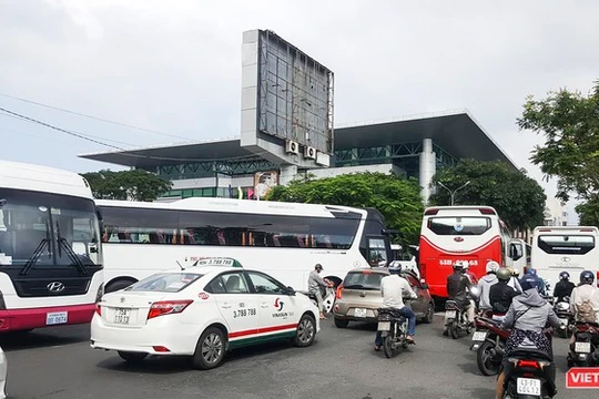 Đà Nẵng đang đối mặt với ùn ú phương tiện tại trung tâm vào giờ cao điểm