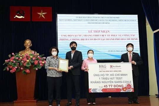 Tập đoàn BRG và SeABank ủng hộ 1 triệu bộ kit test Covid-19 cho TP HCM