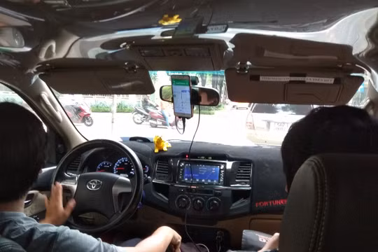 Câu chuyện quản lý taxi công nghệ sau vụ kiện của Vinasun và Grab đang trở thành vấn đề tranh cãi khi mô hình quản lý được đánh giá chưa theo kịp thực tế phát triển.