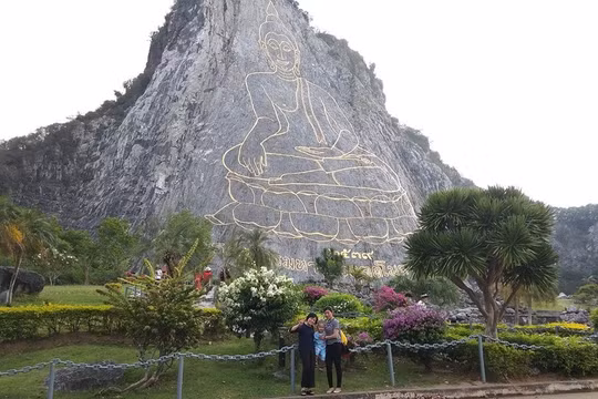 Yếu tố văn hóa đặc sắc, thiên đường mua sắm lẫn ẩm thực chính là những ưu điểm giúp Thái Lan thu hút du khách Việt.