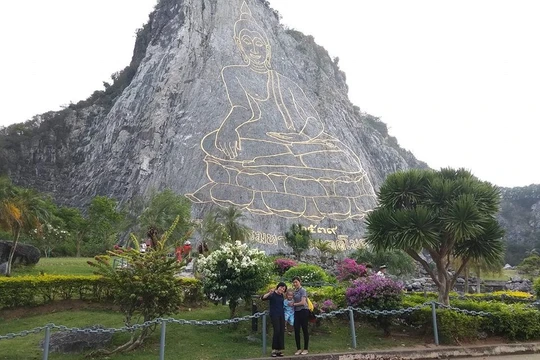 Yếu tố văn hóa đặc sắc, thiên đường mua sắm lẫn ẩm thực chính là những ưu điểm giúp Thái Lan thu hút du khách Việt.