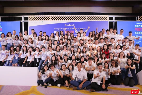 Các Lãnh đạo trẻ tại Hội nghị thượng đỉnh Thanh niên kỹ thuật số.
