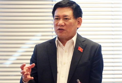 Tổng kiểm toán nhà nước Hồ Đức Phớc phát biểu tại tổ. Ảnh: Võ Hải