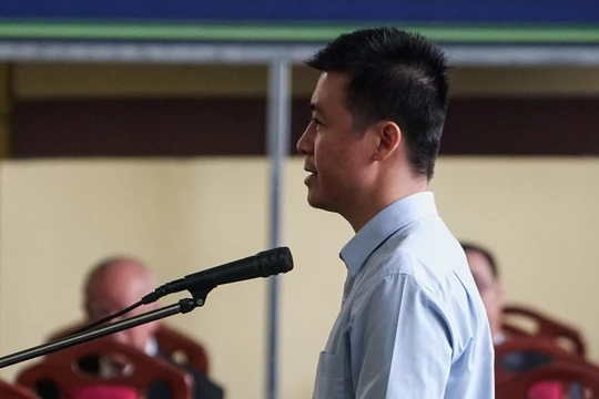 Phan Sào Nam nói lời sau cùng trong phiên xét xử sáng 24/11