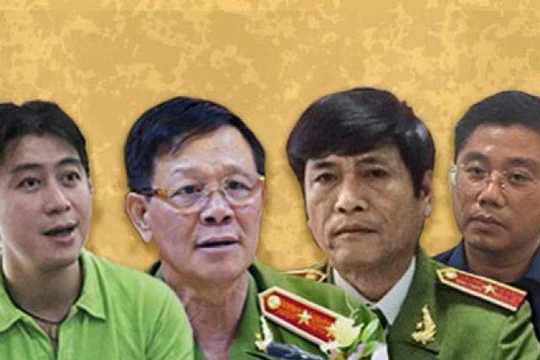 Ông Phan Văn Vĩnh - cựu Tổng cục trưởng Tổng cục Cảnh sát và các "ông trùm" của tổ chức đánh bạc qua mạng hơn 9.000 tỷ đồng.