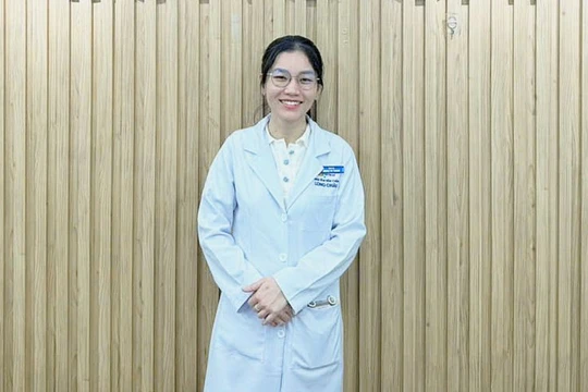 Lại là bác sĩ Long Châu kịp thời cứu người bị đột quỵ ngay ‘thời điểm vàng’