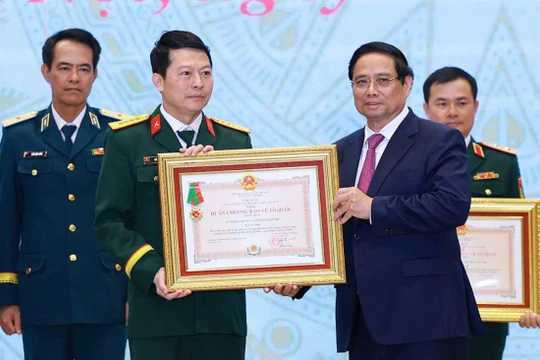 MB vinh dự được Thủ tướng trao tặng Huân chương Bảo vệ Tổ quốc hạng Nhất
