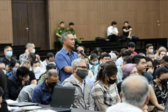 Cựu Bí thư TP Hòa Bình 74 lần đánh bạc, thua vẫn vay tiền để chơi tiếp