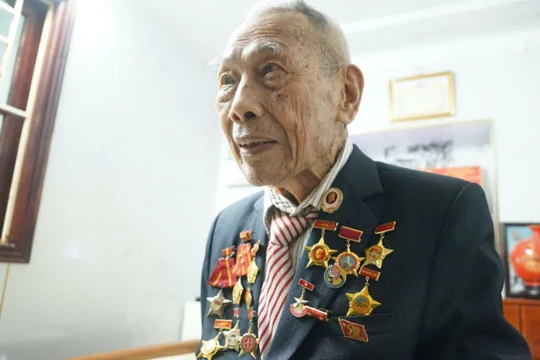 Cựu chiến binh 98 tuổi được Tổng bí thư mời xem diễu binh ở quảng trường Ba Đình