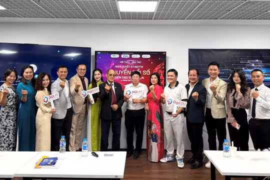 Làm gì để chuyển đổi số bắt đầu từ người dân?