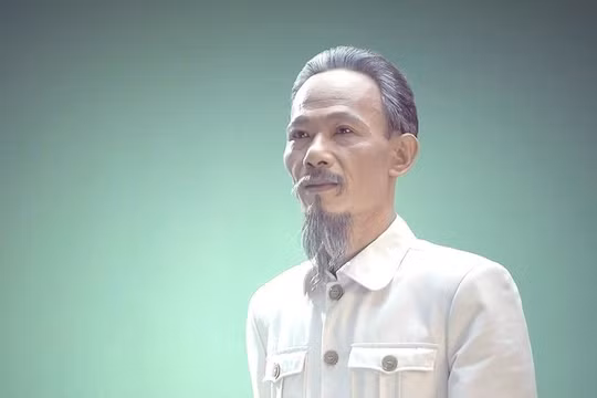 Diễn viên 200 lần hóa thân thành hình tượng Bác Hồ kể về bí quyết nhập vai chạm đến nước mắt