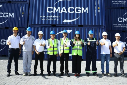 Hòa Phát bàn giao 1.000 container cho hãng tàu Top 3 thế giới