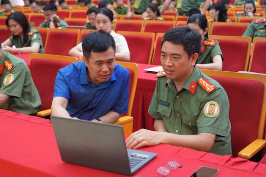 Kiểm tra kỹ năng ứng dụng AI của hơn 1.500 công an ở Hà Nội 