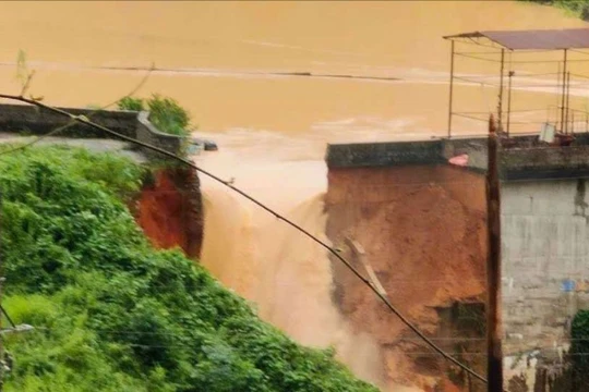 Vỡ đập thủy điện ở Lạng Sơn, khẩn cấp di dời người dân