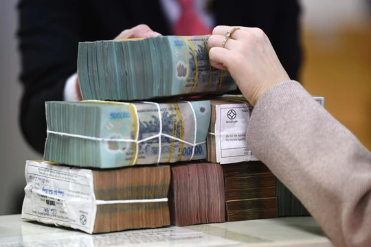 Vì sao ngân hàng thương mại được vay đặc biệt dù không có tài sản bảo đảm?