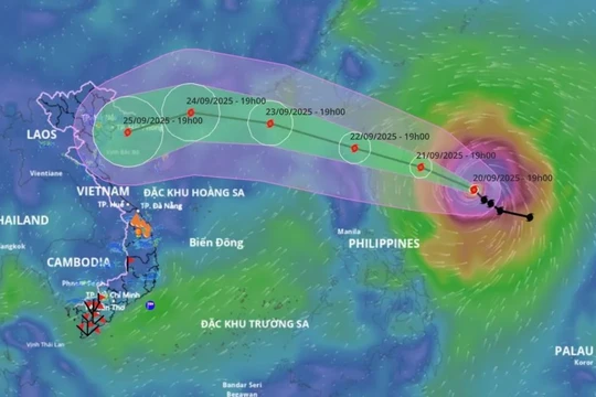Bão Ragasa tăng cấp rất nhanh, hướng vào Biển Đông