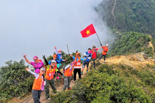 Giải leo núi "Bước chân trên mây" giúp Trạm Tấu có tên trên bản đồ du lịch