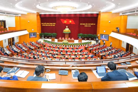 Thay thế ngay cán bộ yếu kém, đẩy mạnh thu hút và trọng dụng nhân tài