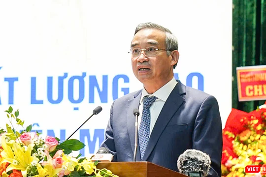 Chủ tịch UBND TP Đà Nẵng Lê Trung Chinh phát biểu tại Toạ đàm khoa học các nhiệm vụ, giải pháp phát triển nguồn nhân lực chất lượng cao đáp ứng yêu cầu phát triển của Đà Nẵng trong kỷ nguyên mới.