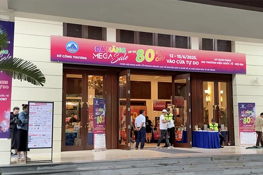Ngày hội khuyến mại hàng hiệu Mega Sale lần đầu tiên được tổ chức tại Đà Nẵng.