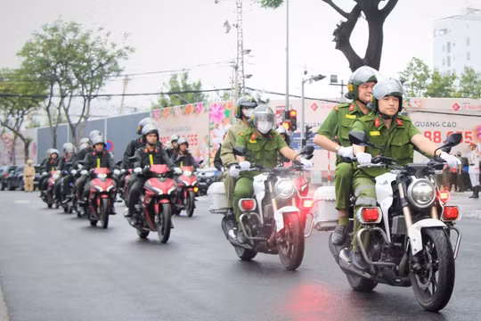 Quang cảnh lễ ra quân cao điểm tấn công tội phạm của Công an TP Đà Nẵng.