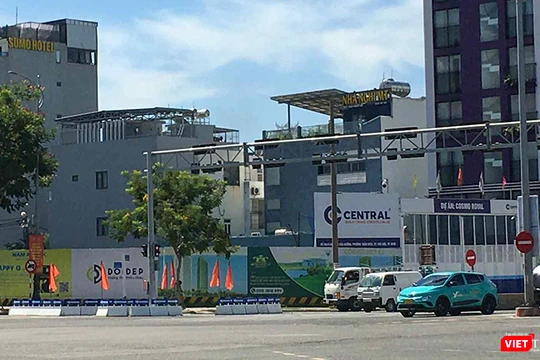 Dự án Toà nhà Trung tâm thương mại Cosmo Royal Tower Đà Nẵng (lô A9, đường Võ Văn Kiệt, phường An Hải, TP Đà Nẵng) đang thi công phần móng.