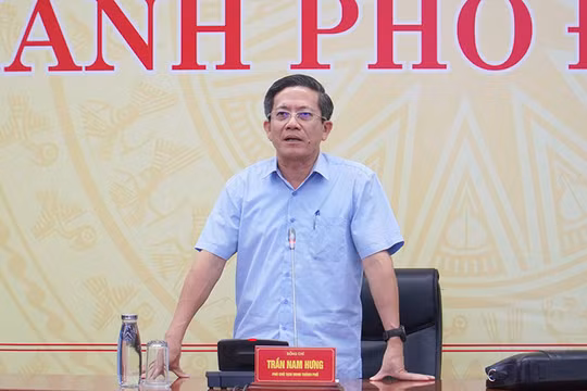 Phó Chủ tịch UBND thành phố Đà Nẵng Trần Nam Hưng yêu cầu theo dõi sát thực tế, chủ động cho học sinh nghỉ học theo phương án.