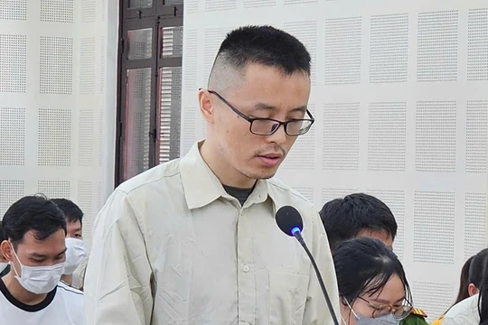 Wang YunTao (SN 1988, quốc tịch Trung Quốc) giữ vai trò cầm đầu đường dây cho vay lãi nặng.