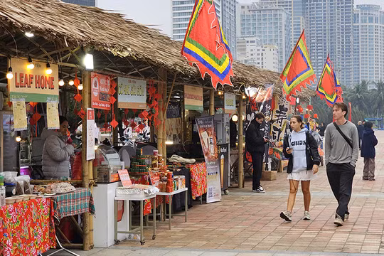 Một góc không gian chương trình Xuân yêu thương 2025 với chủ đề “Hương Tết xưa – Sắc Xuân nay” tại Công viên Biển Đông