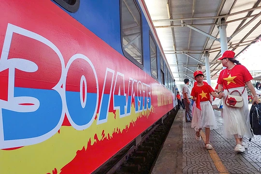 Du khách đến Đà Nẵng trong kỳ nghỉ lễ 30/4 - 1/5 tăng mạnh so với cùng kỳ năm 2024