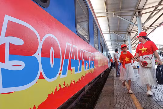 Du khách đến Đà Nẵng trong kỳ nghỉ lễ 30/4 - 1/5 tăng mạnh so với cùng kỳ năm 2024